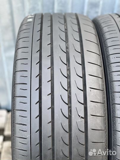 Yokohama BluEarth RV-02 225/40 R19 93W