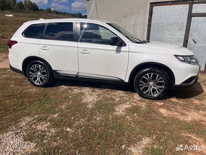 Mitsubishi Outlander 2.4 CVT, 2017, 37 000 км