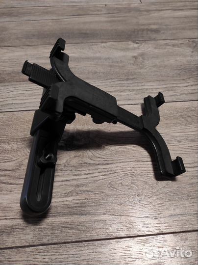 Держатель для планшета в машину