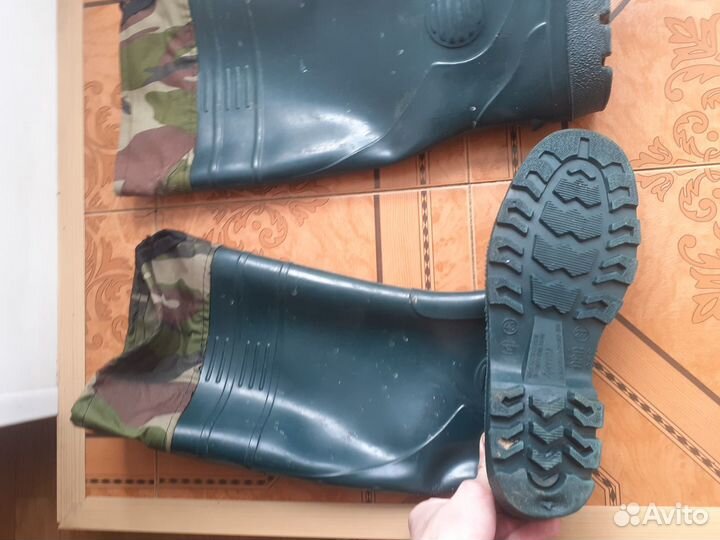 Резиновые сапоги