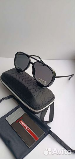 Очки солнцезащитные