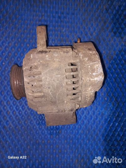 Daihatsu Charade генератор