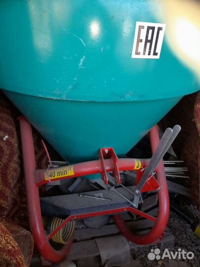 Разбрасыватель минеральных удобрений