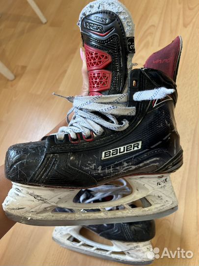 Хоккейные коньки bauer