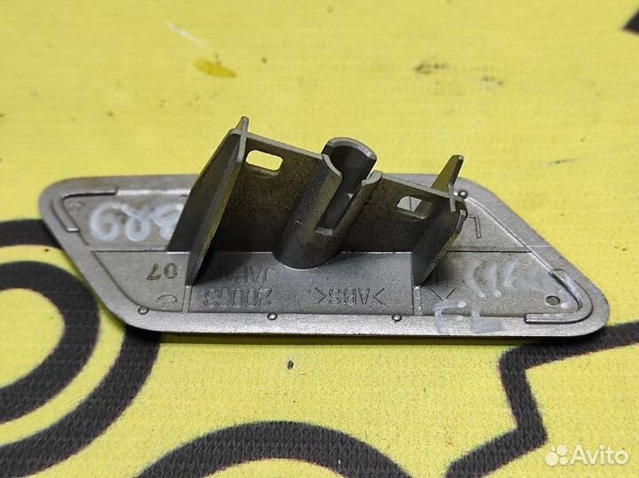 Крышка форсунки омывателя передняя левая Subaru