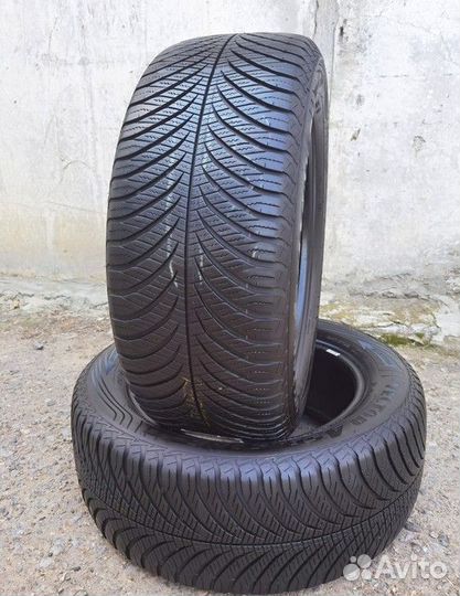 Goodyear Vector 4Seasons 235/55 R17 103V