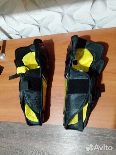 Щитки хоккейные Bauer supreme 3s