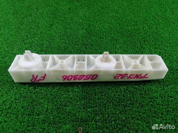 Крепление бампера переднее правое Nissan Teana