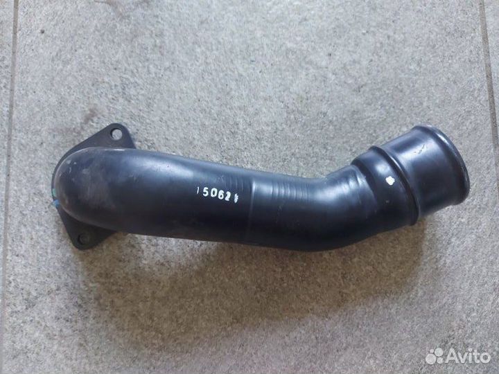 Патрубок интеркулера Mitsubishi L200 внедорожник