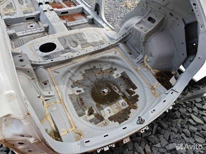 Пол багажника (тазик) и задняя панель Mazda Cx-5