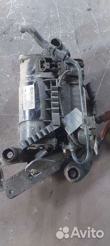 Компрессор пневмоподвески на Volkswagen Phaeton