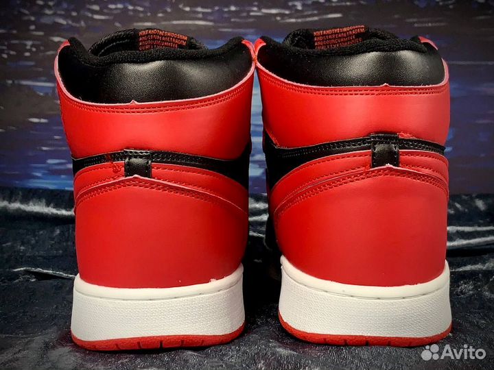 Кроссовки Nike Air Jordan 1