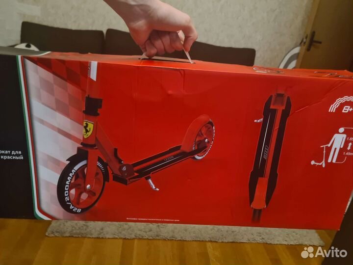 Самокат ferrari, новый в коробке, торг