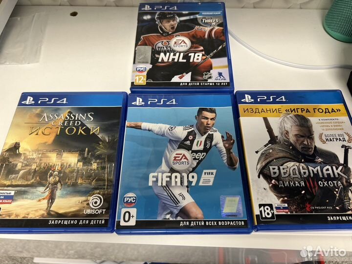 Sony playstation4pro+2джойстика+игры