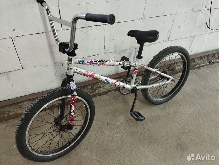 Трюковой велосипед BMX Tech team