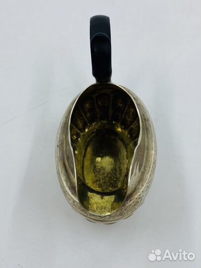 Молочник с фигурным туловом Серебро 84 пр. 1833 г