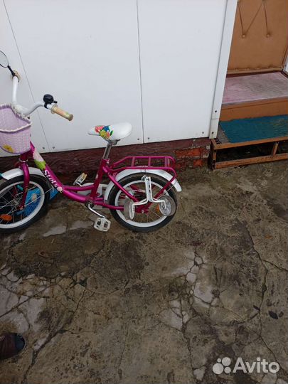 Детский велосипед с ручкой