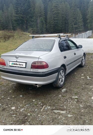 Toyota Avensis 1.6 МТ, 2002, 100 000 км