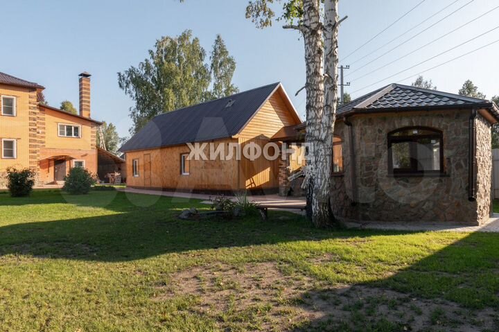 Коттедж 530 м² на участке 37 сот.