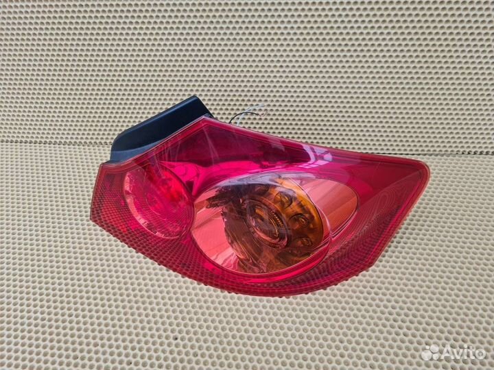 Фонарь в крыло задний правый Infiniti G V36