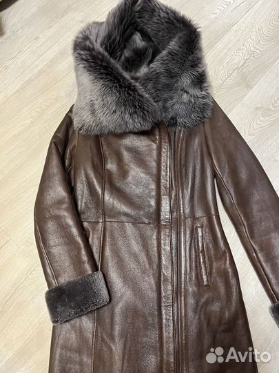 Продаю кожаную дубленку с натуральным мехом