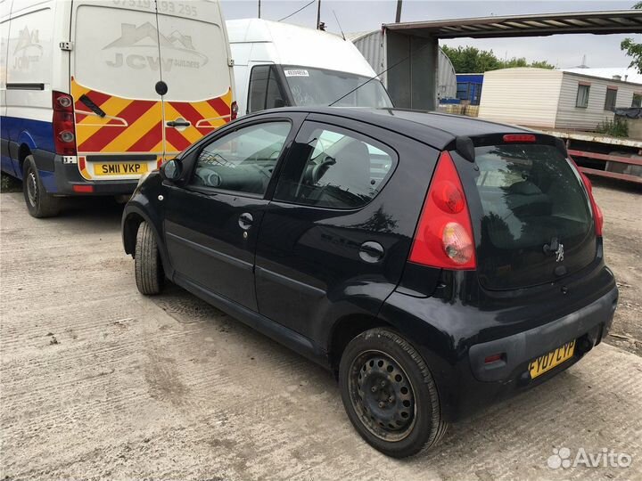 Разбор на запчасти Peugeot 107