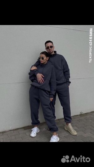 Спортивный костюм женский