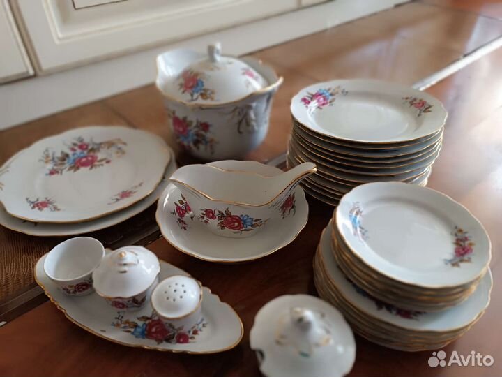 Набор столовой посуды на 6 персон