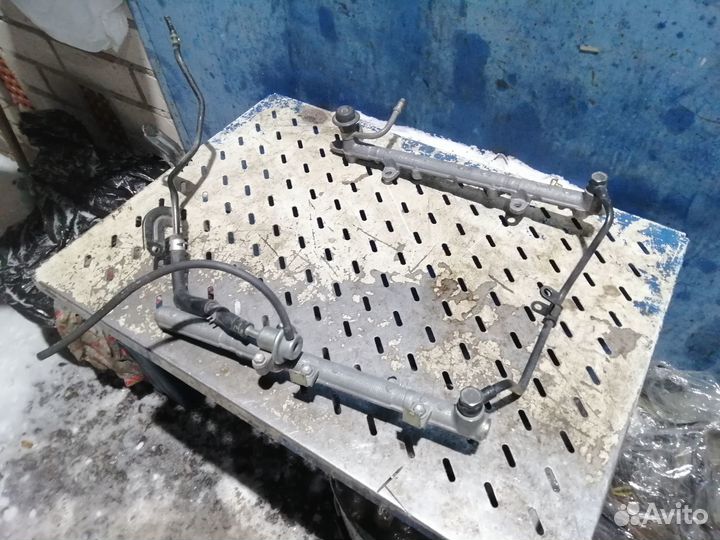 Топливная рампа 2UZ-FE Toyota Lexus