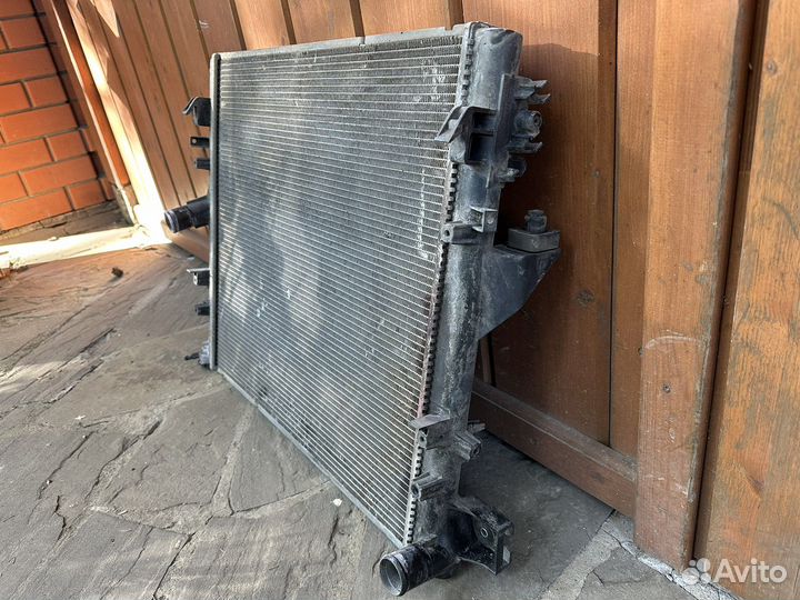 Радиатор Jeep Wrangler оригинал M160 334-G бу