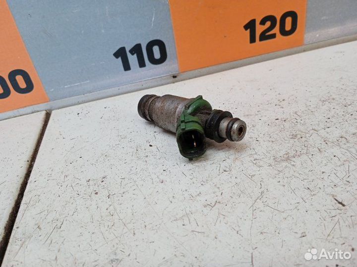 Форсунка топливная Toyota Rav4 XA10 2.0 1997