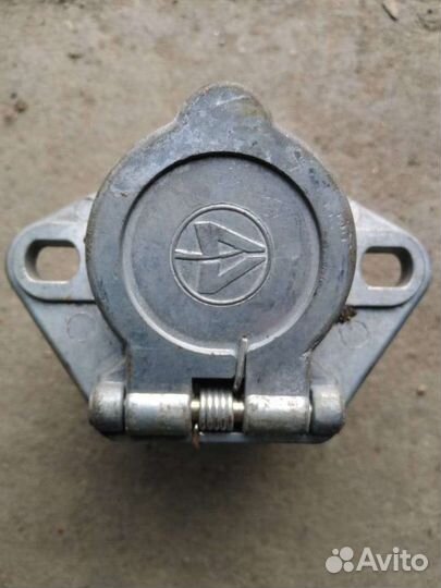 Разъём семиштырьевой в литом цынковом корпусе