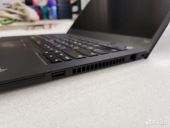 Ноутбук Lenovo thinkpad t490 i7-8665u/8/256