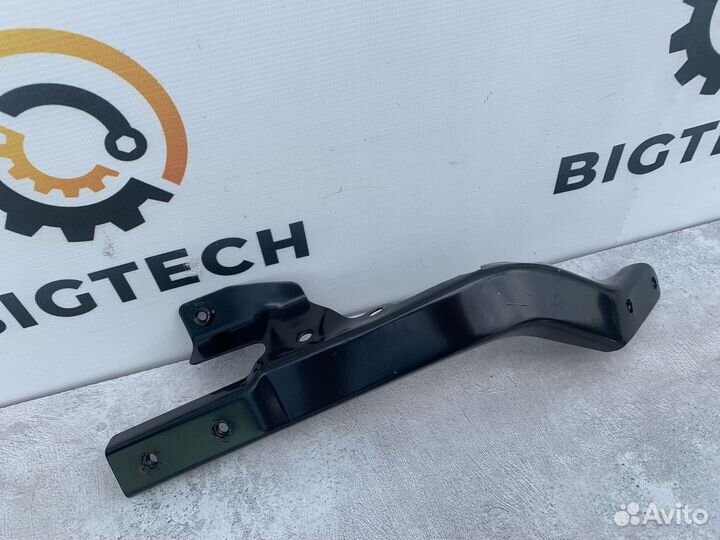 Кронштейн крепления фары Mercedes A2216200491