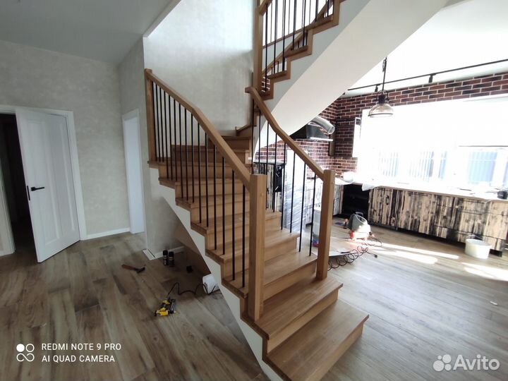 Обшивка бетонной лестницы деревом