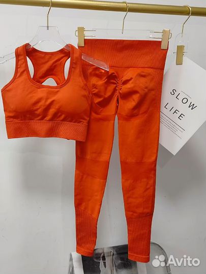 Костюм женский