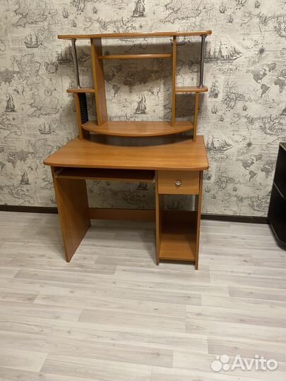 Диван,стол компьютерный