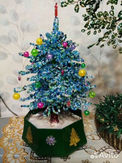 Елочка из бисера новогодняя