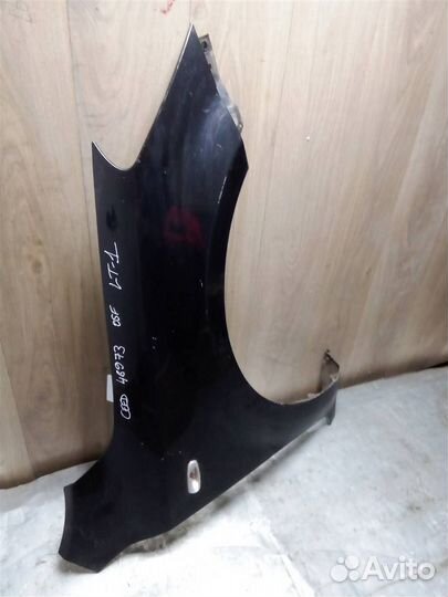 Крыло переднее правое 663211H010