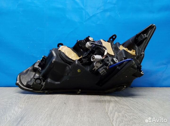 Фара правая Lexus CT 1 2010