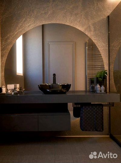 Полукруглое зеркало с подсветкой на заказ