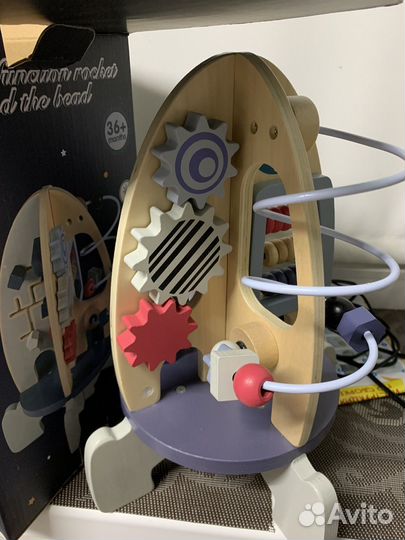 Деревянный бизиборд Ракета