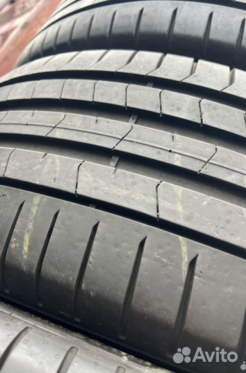 Pirelli P Zero PZ4 225/45 R19