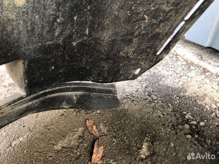 Подкрылок передний правый Volkswagen Polo (Rus)