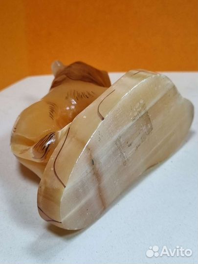 Статуэтка, камень Селенит