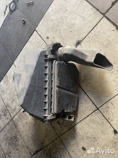 Корпус воздушного фильтра mitsubishi carisma