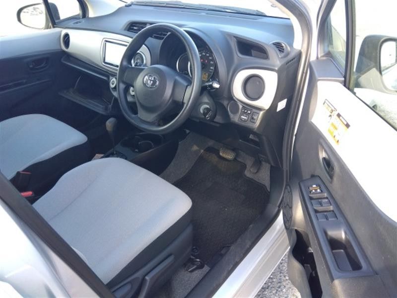 Toyota Vitz: фото из отзыва