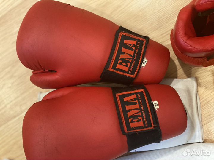 Боксерские перчатки