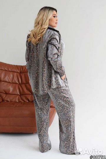 Костюм новый