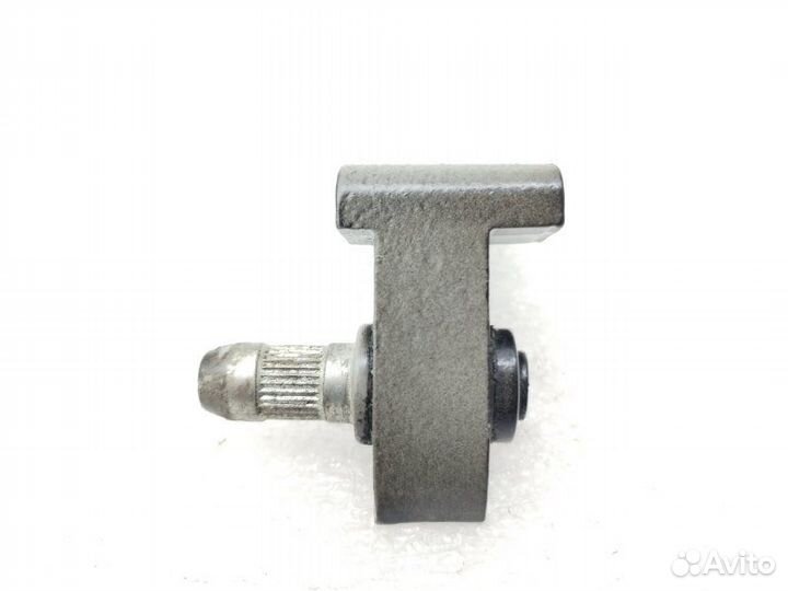 Петля двери задняя правая Volkswagen Tiguan 1 2.0